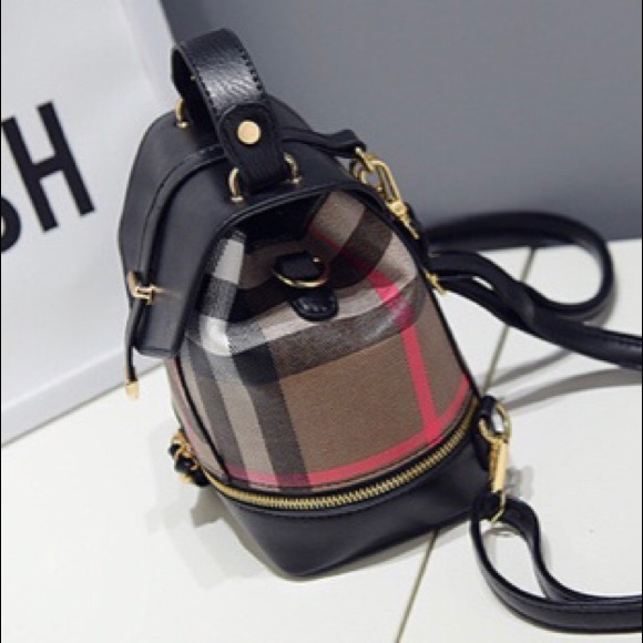 Just In! π CAMBRIDGE Plaid Backpack - Picture 4 of 8